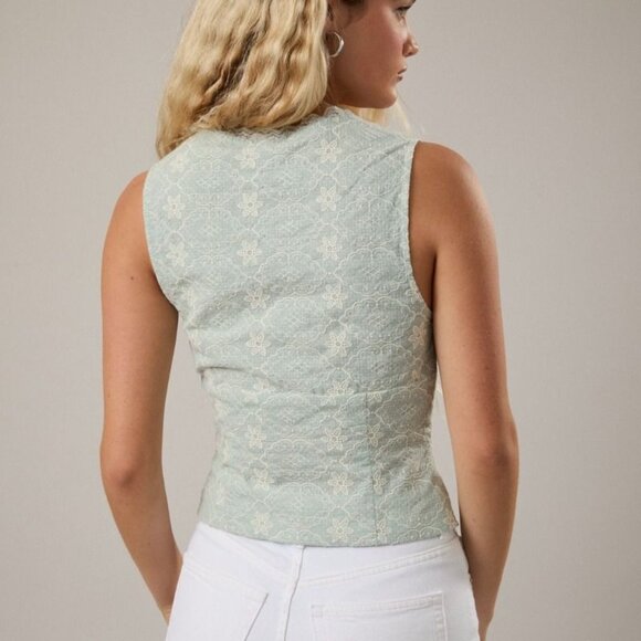 COMING SOON TO THE RODEO EYELET FRONT TIE TOP - Picture 3 of 3